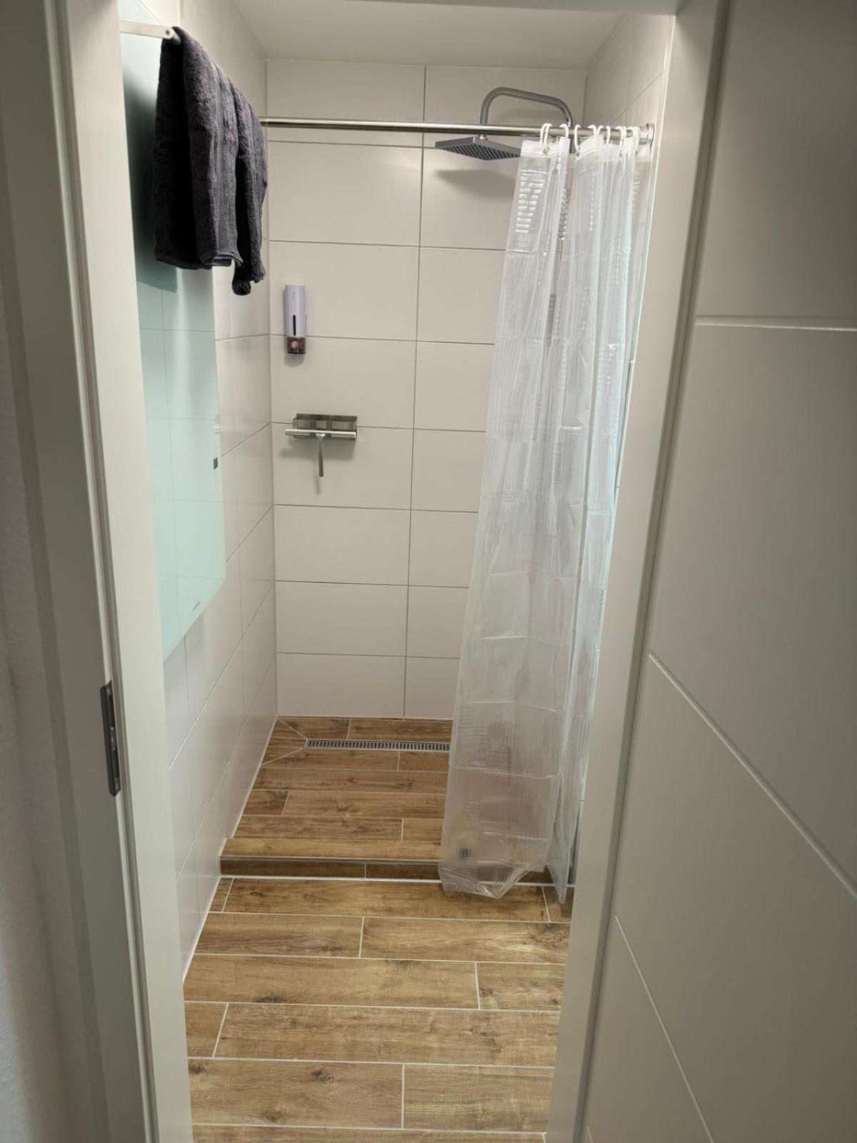 Studio Zimmer In Innenstadt Karlsruhe Exterior foto